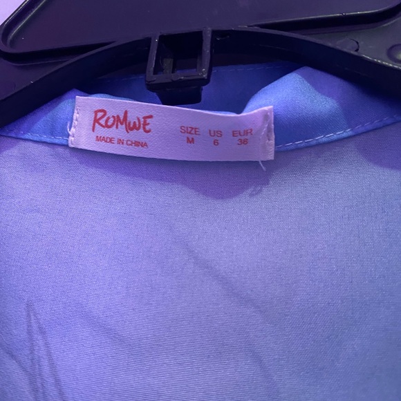 ROMWE Blue Casual Button Down Shirt with Intricate Design - Picture 3 of 4